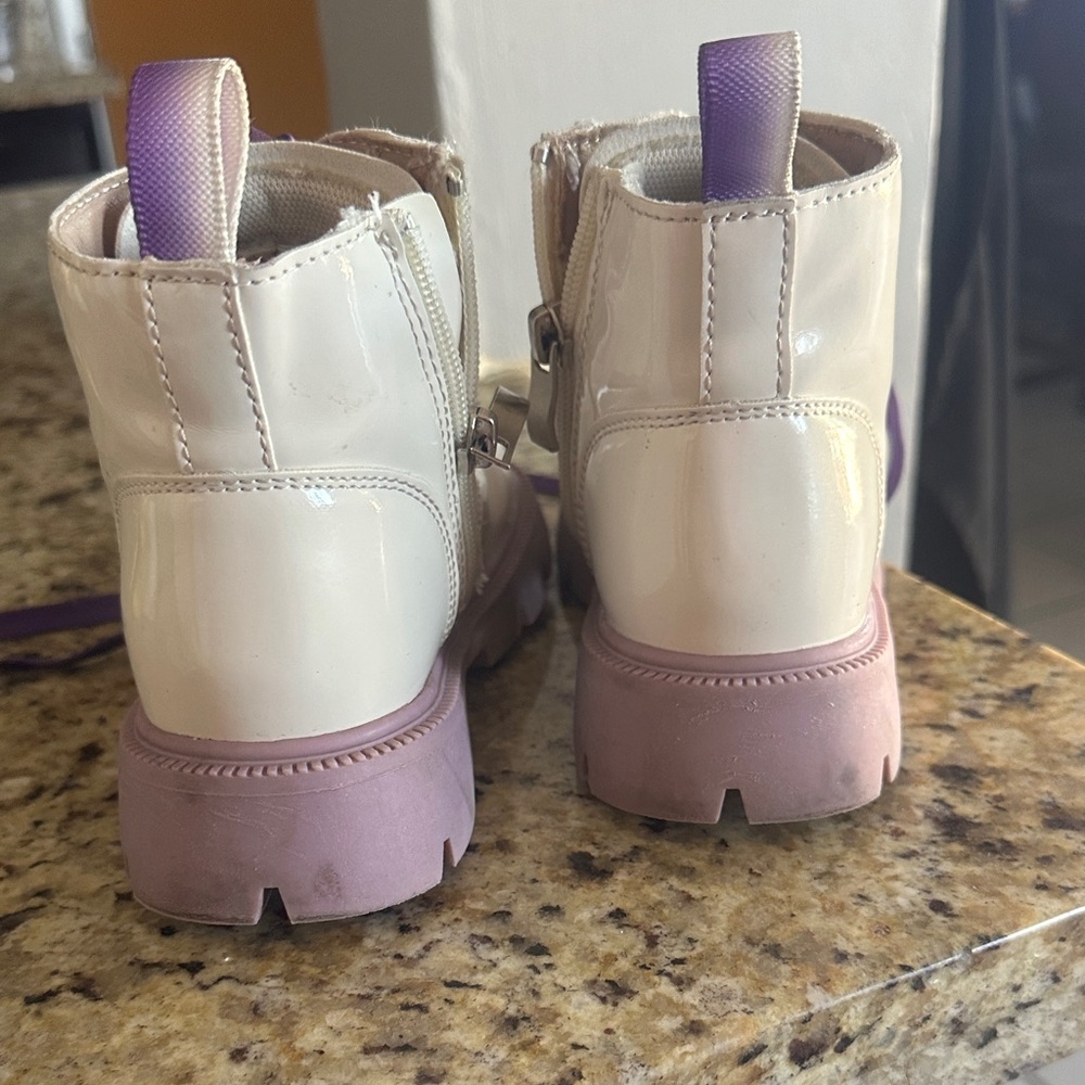 Charming Kids' Cream and Purple Boots with Floral Details - Picture 3 of 6